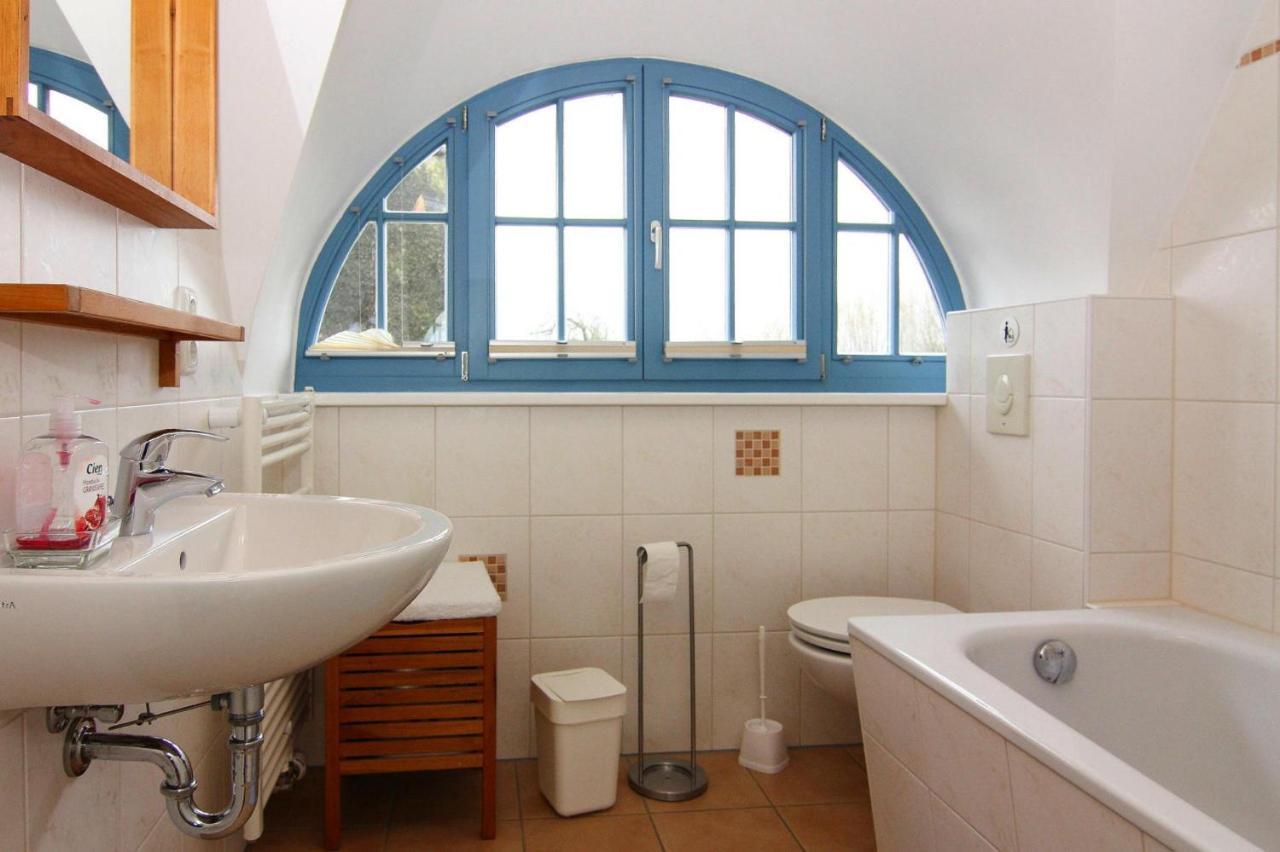 Reetdachhaus Mit Eigenem Strandkorb In Wohlenberg An Der Ostsee Exterior foto